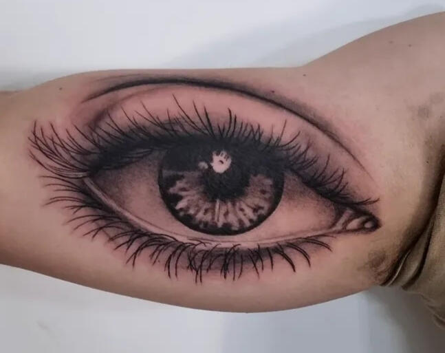 Blackwork tetoválás – győri tetoválás Dodó Ink Tattoo