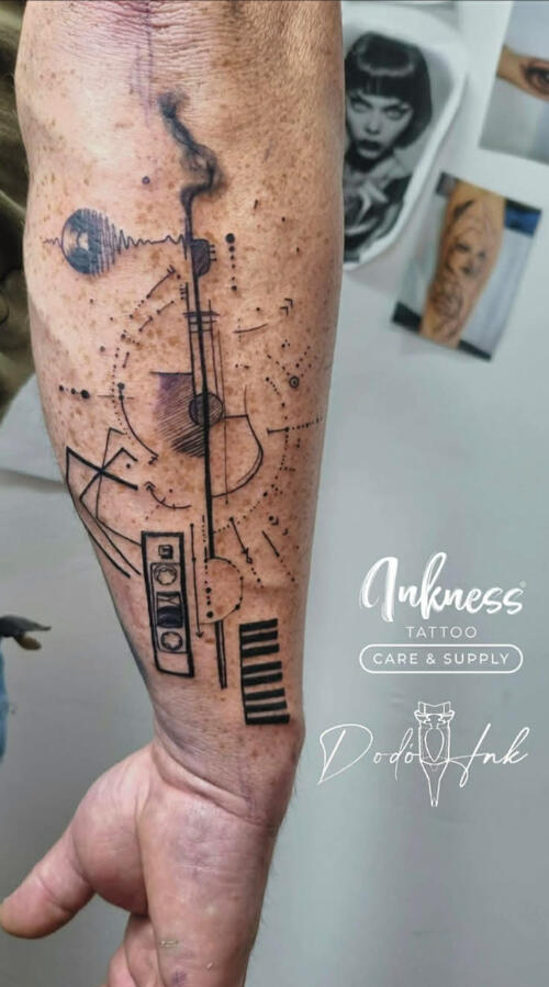 Blackwork tetoválás – győri tetoválás Dodó Ink Tattoo