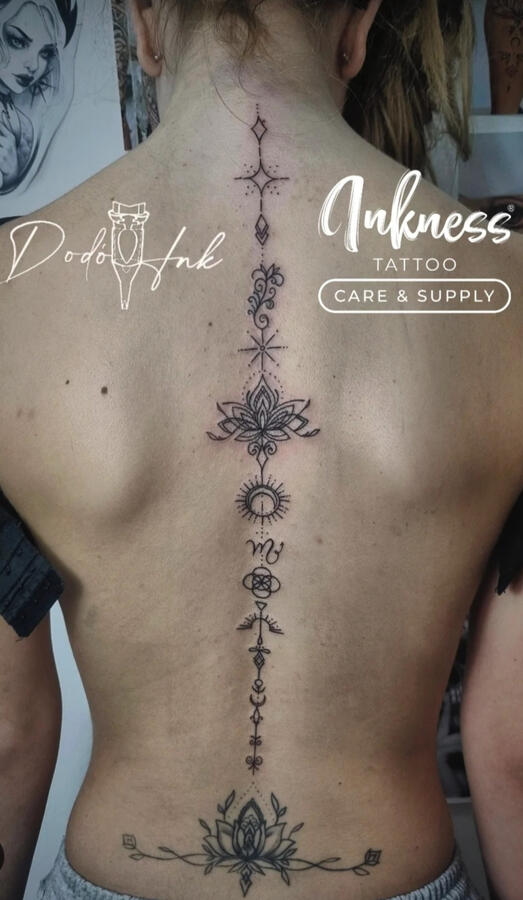 Blackwork tetoválás – győri tetoválás Dodó Ink Tattoo