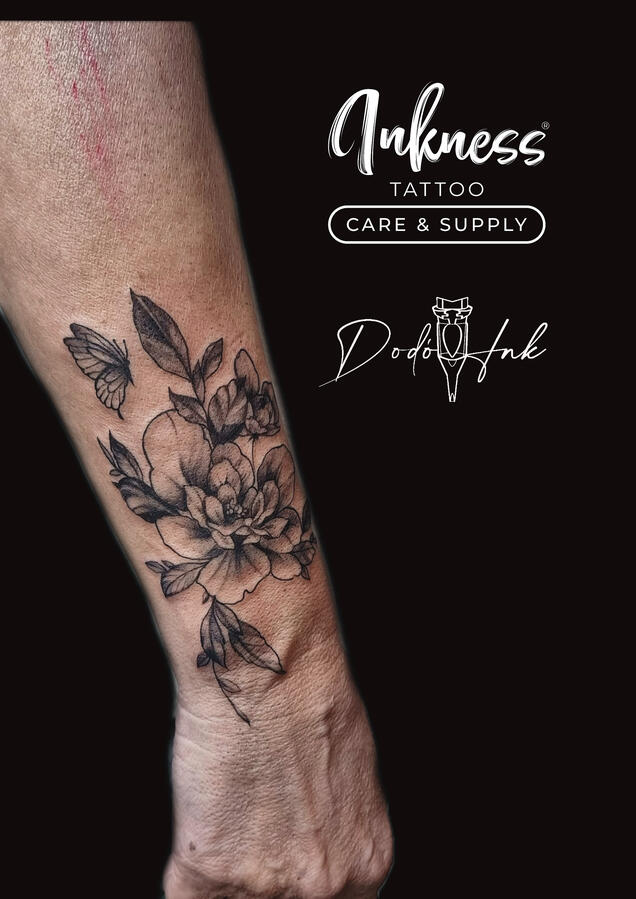 Blackwork tetoválás – győri tetoválás Dodó Ink Tattoo
