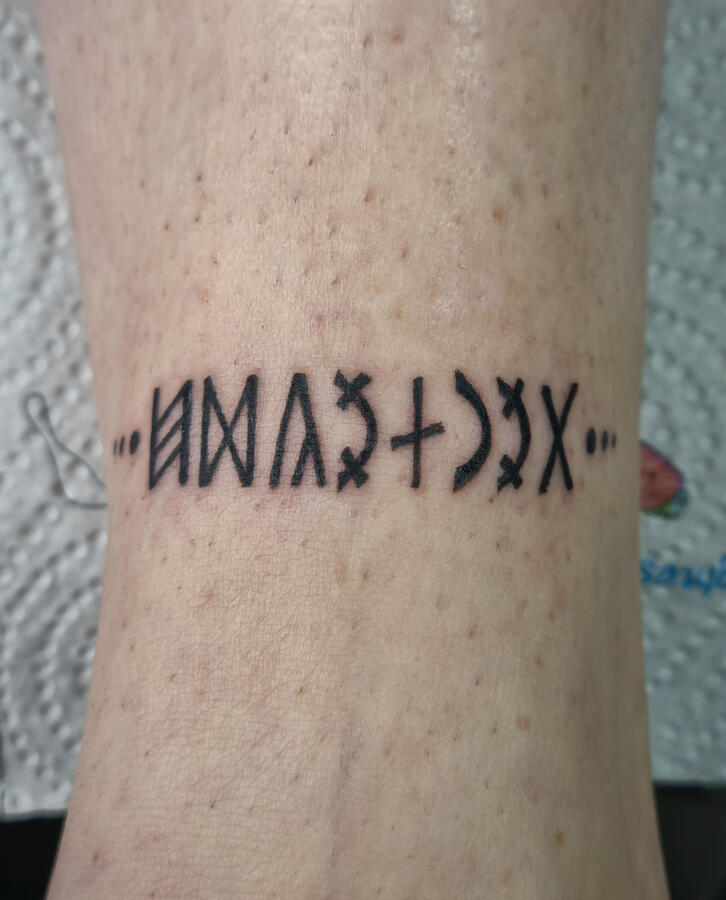 Blackwork tetoválás – győri tetoválás Dodó Ink Tattoo